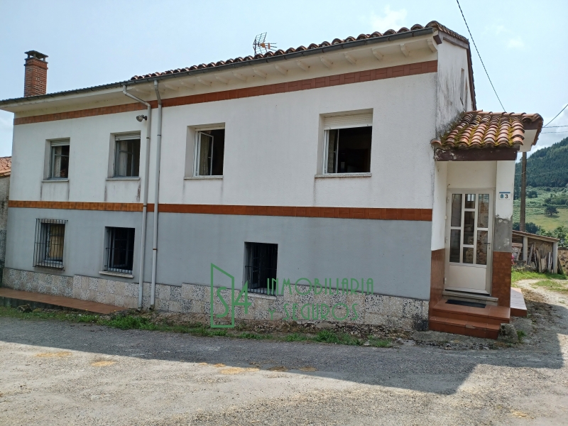 VENTA casa 230 m2 en muy buen estado en el centro de Asturias, el Escuredal, concejo de Piloña